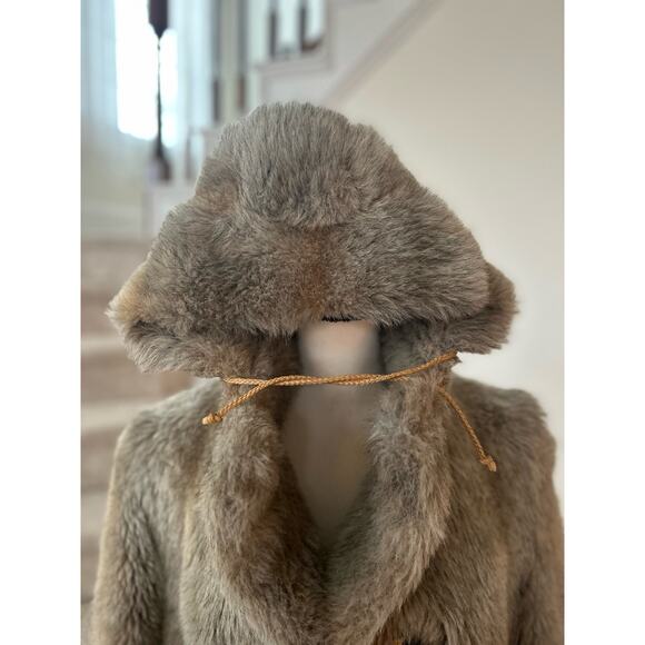 Vintage Faux Fur Taupe Brown Toggle Button Hooded Coat - Picture 8 of 12